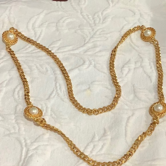 Jewelry - Gold long necklace
